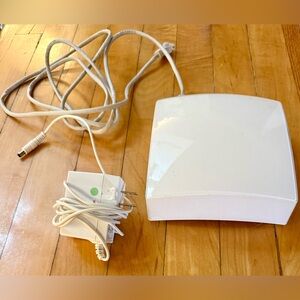 Frontpoint White Security Hub with Power Adapter & Indoor Camera